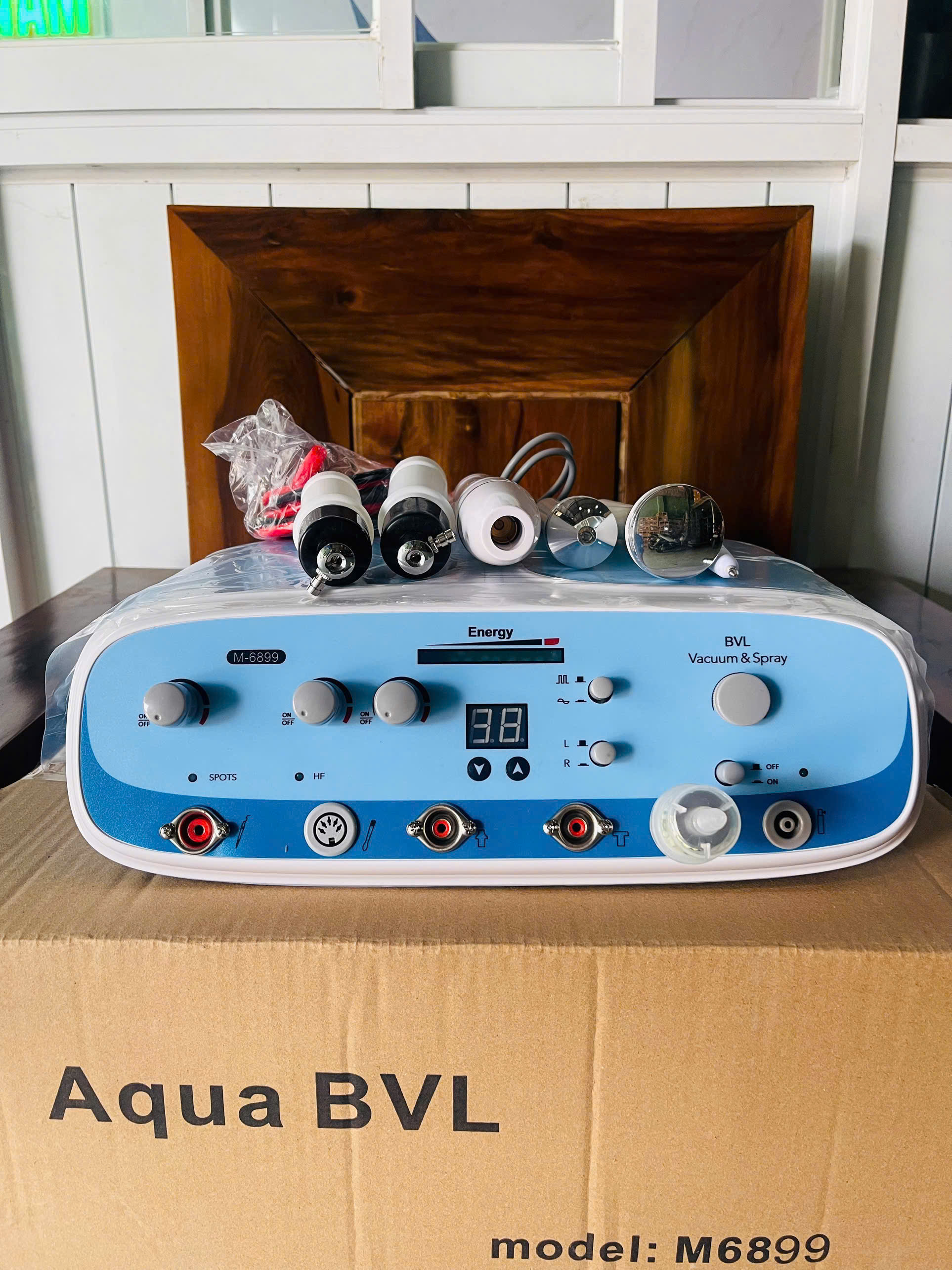 Máy Chăm Sóc Da 5 in 1 M6899